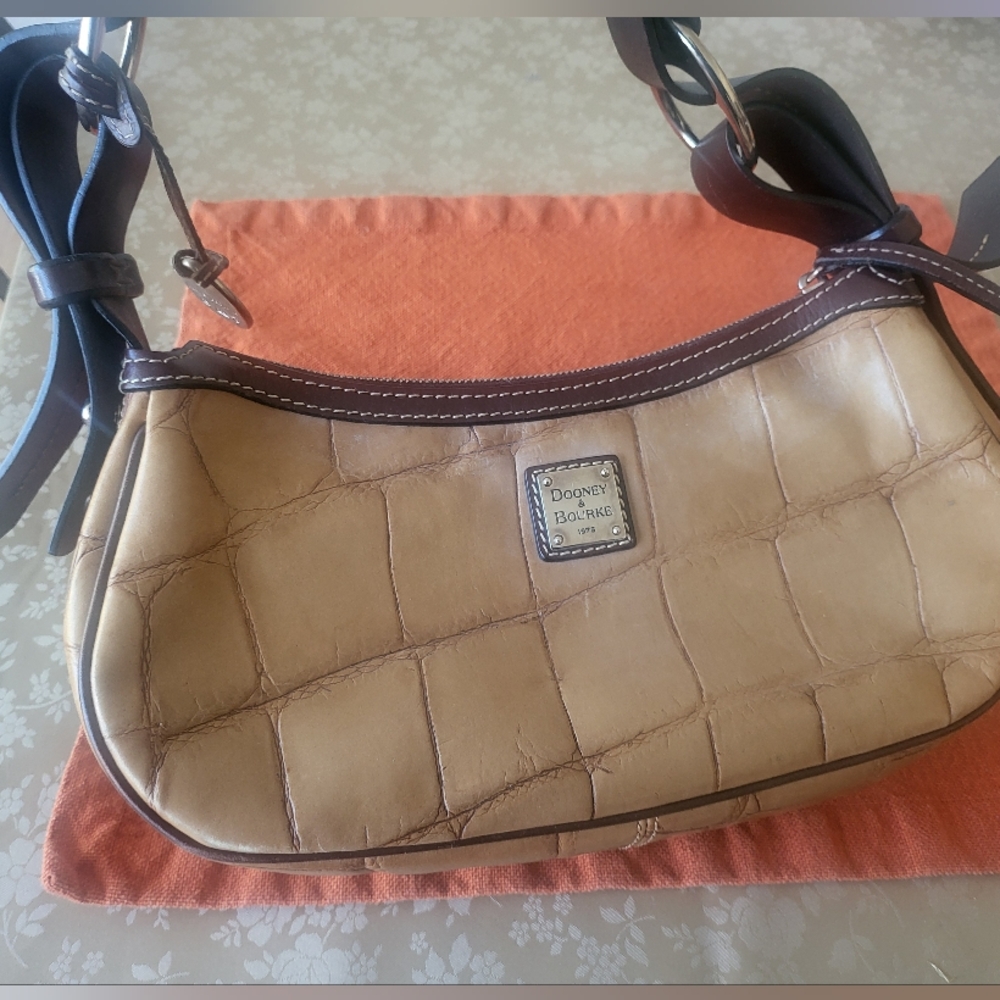 Leather Purse Tan Color By DOONEY AND BOURKE